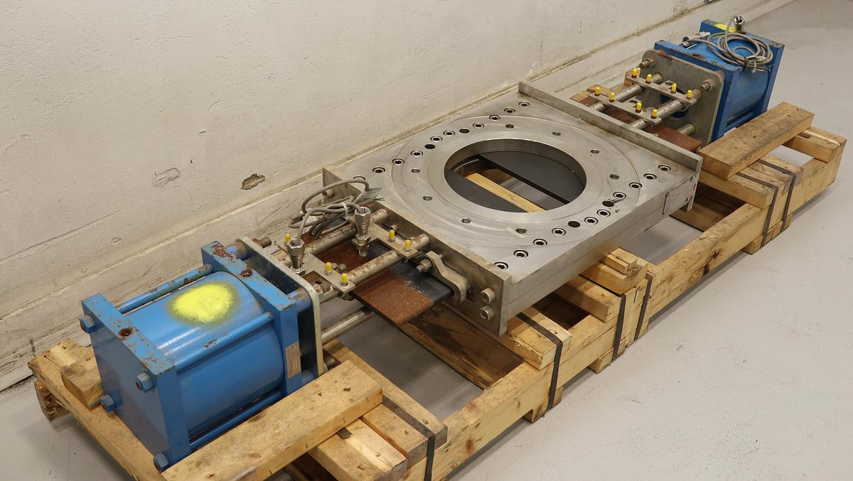 Unused 12" Air Operated Duel Actuator Thru-Gate Valve #46536