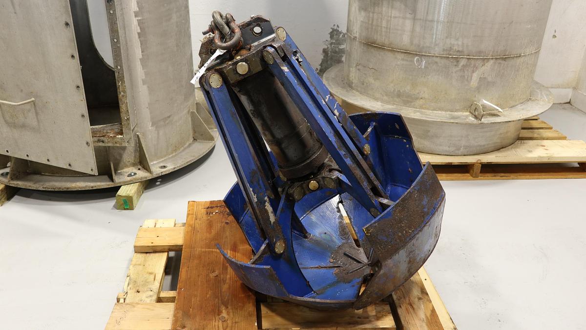 Used Andritz Saturn Monorail Hydraulic Grapple Hoist with SS Trash Tower #46206