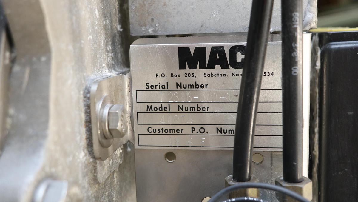 Unused Mac 40PT4 4" 3-Way Air Operated Valve #46690