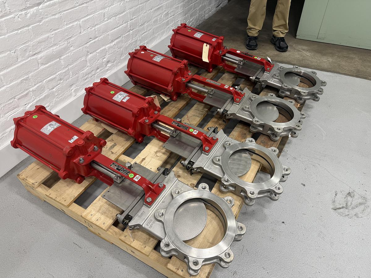 Unused Bray 8" Air Operated Knife Gate Valve #47177