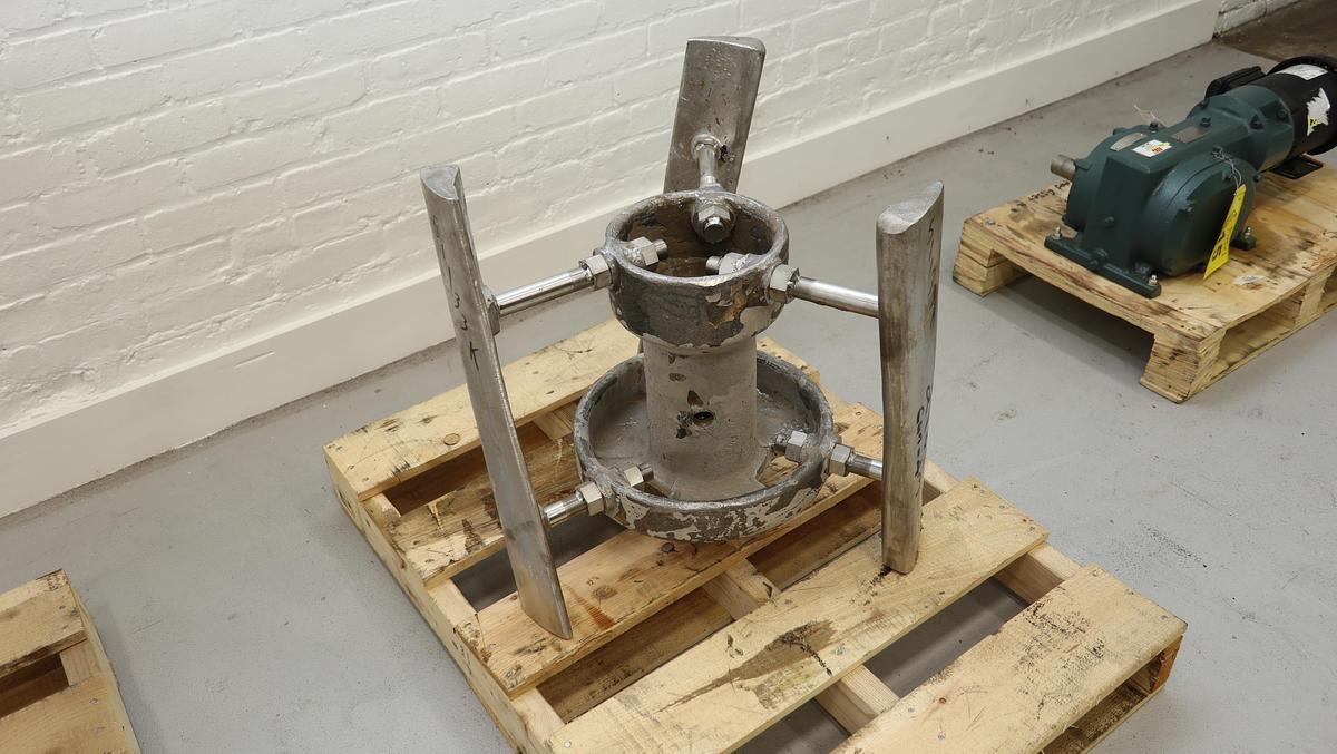 Used Black Clawson 24P Pressure Screen 3-Foil Rotor #46847