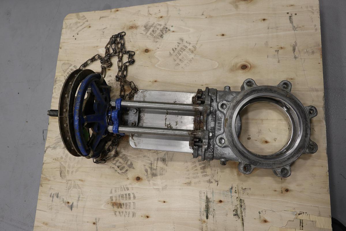 Unused North Port Valve 8" Hand Operated Knife Gate Valve #47365