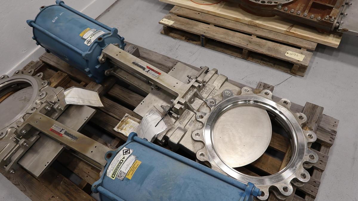 Unused Dezurik 16" Air Operated Knife Gate Valve #47277