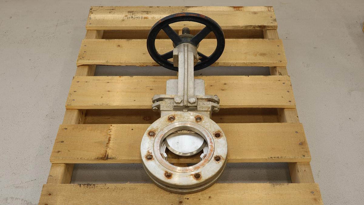 Used FNW 4" Hand Operated Knife Gate Valve #46846