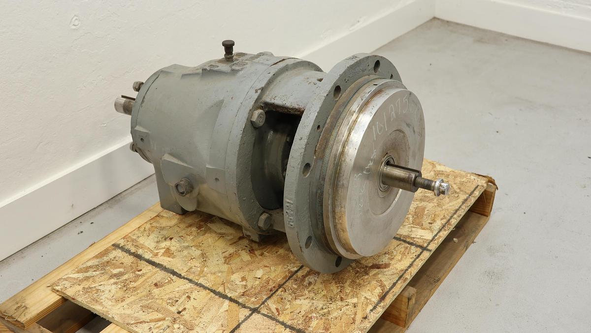 Used Goulds 3175 S Power End With 14" Steel Stuffing Box & Dynamic Seal #46918