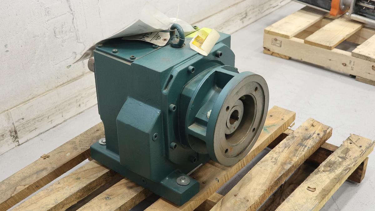 Unused Quantis HB1082CN250TC Gear Drive #46638