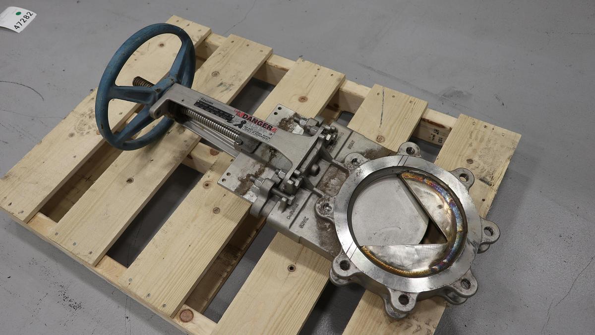 Unused Dezurik 8" V-Port Hand Operated Knife Gate Valve #47280