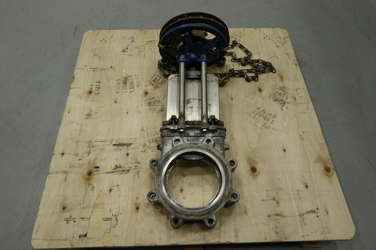 Unused North Port Valve 8" Hand Operated Knife Gate Valve #47365
