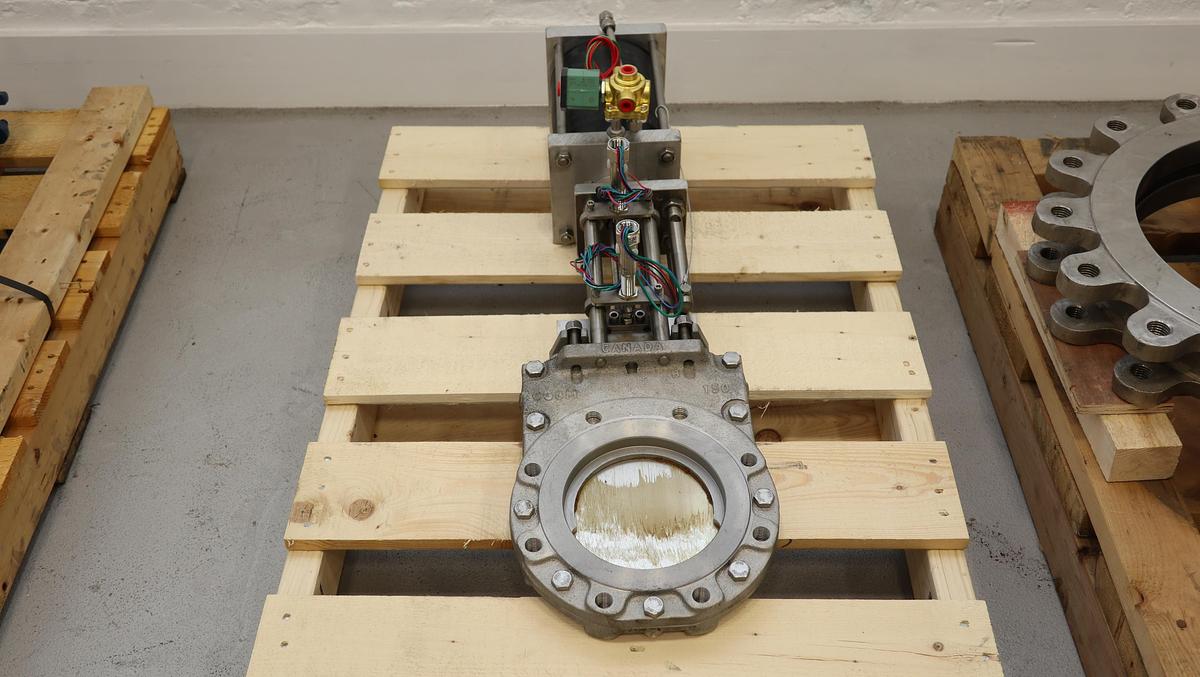 Unused North Port Valve 6" Air Operated Knife Gate Valve #47094