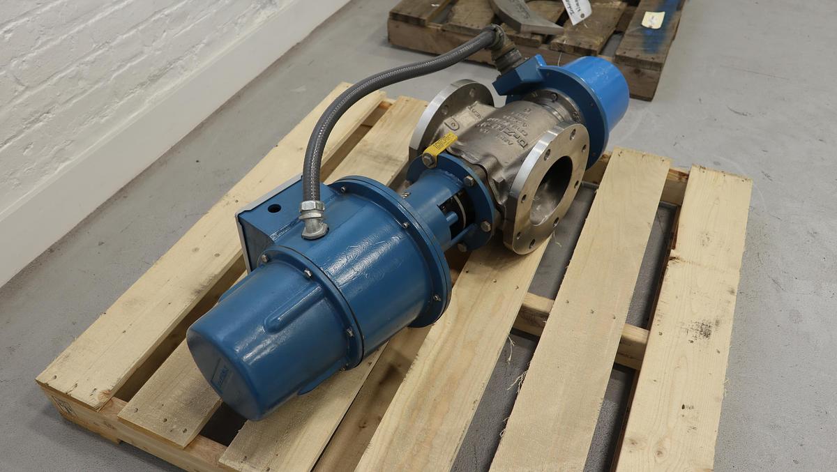 Used Dezurik 6" Electronic Basis Weight Valve #47118