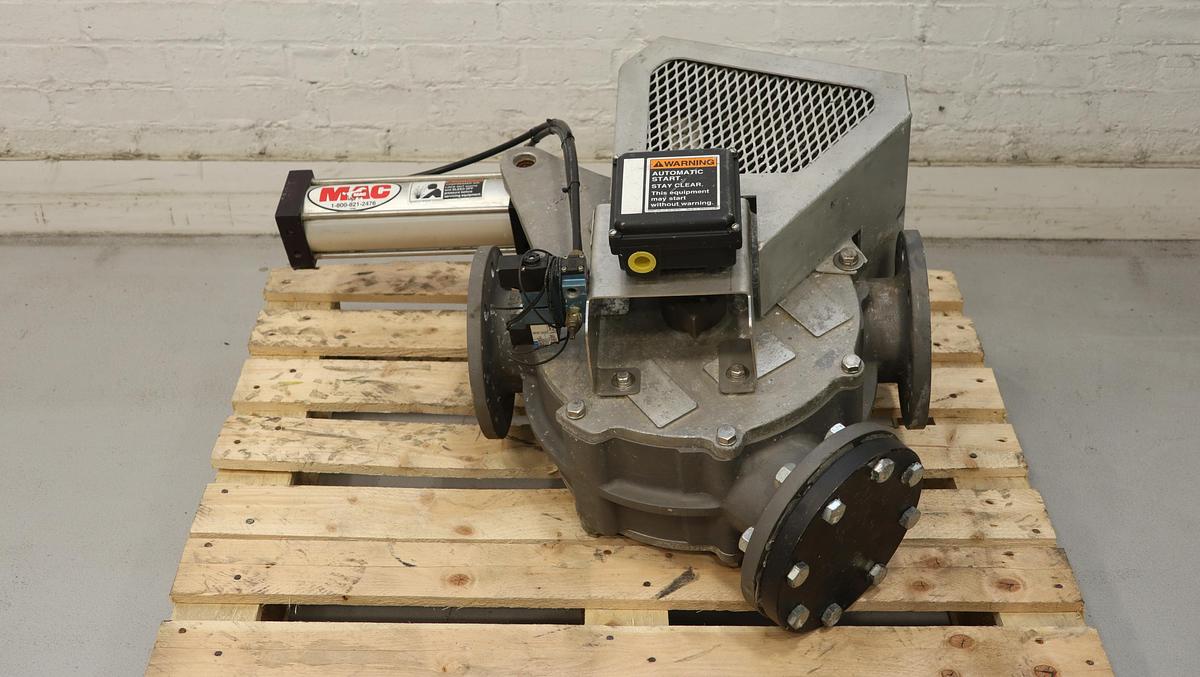 Unused Mac 40PT4 4" 3-Way Air Operated Valve #46690