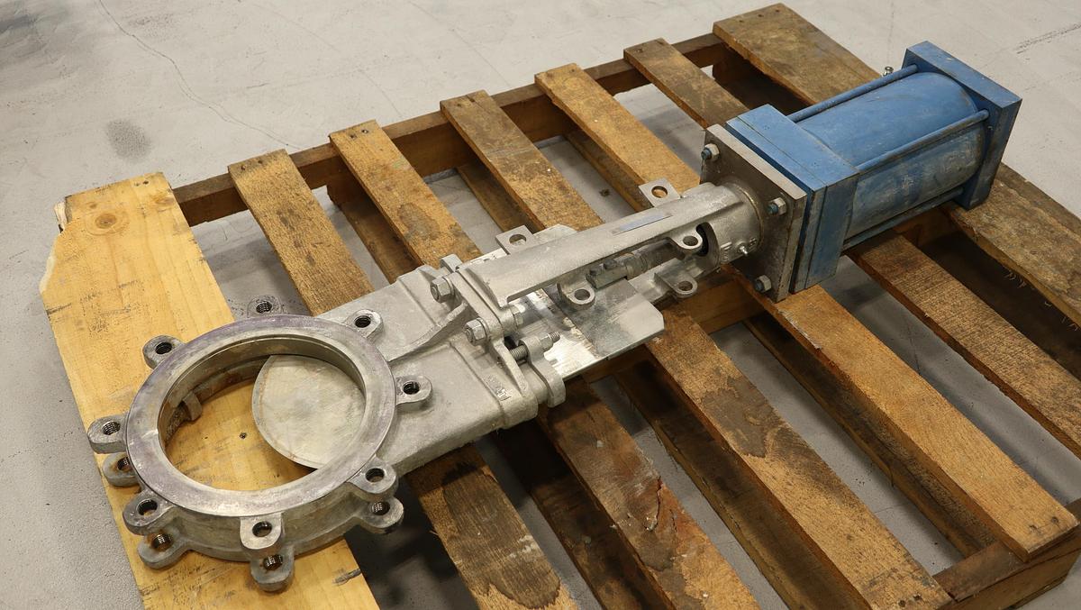 Used FNW 65BM 8" Air Operated Knife Gate Valve #46995