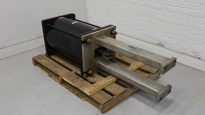 Used Smith Instrument F366156 Actuator Cylinder #44777