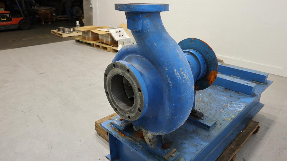 Used Goulds 3196 XLT-X 6x8x15 Pump With Base #47021