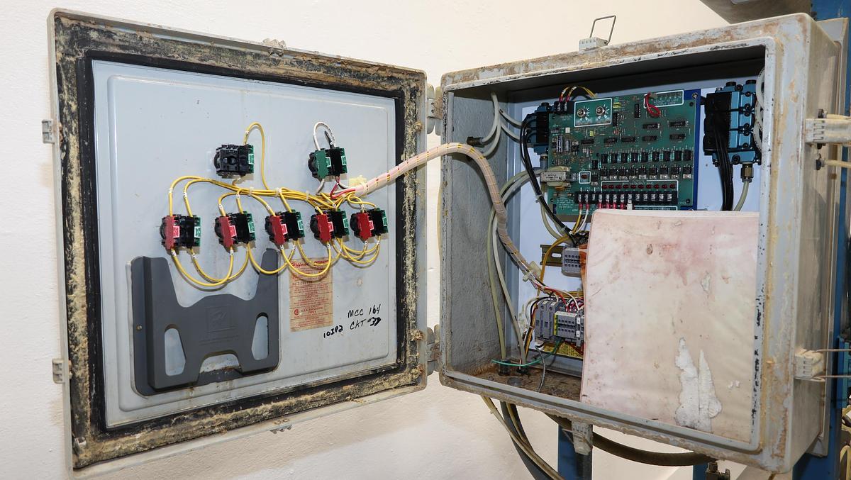 Used Kadant AES 5700S5A2 4-Bank Canister Filter #46923