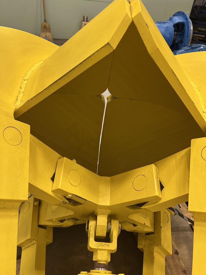 Unused Kadant Hydraulic Grapple, 48" #47263