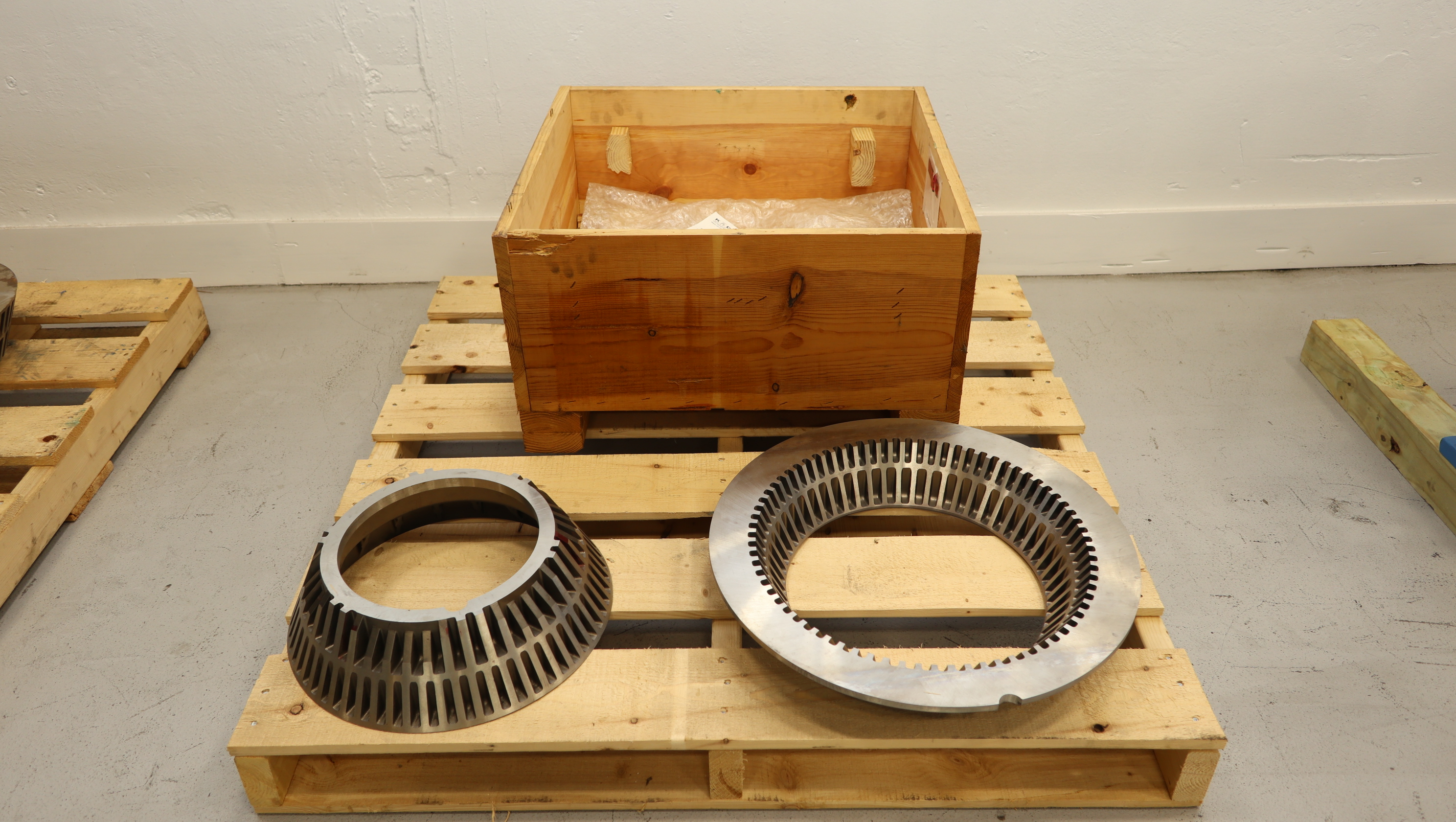 Unused Black Clawson Model 200 Hydraflaker 16/17" Diameter Outer & Inner Tackle #46983