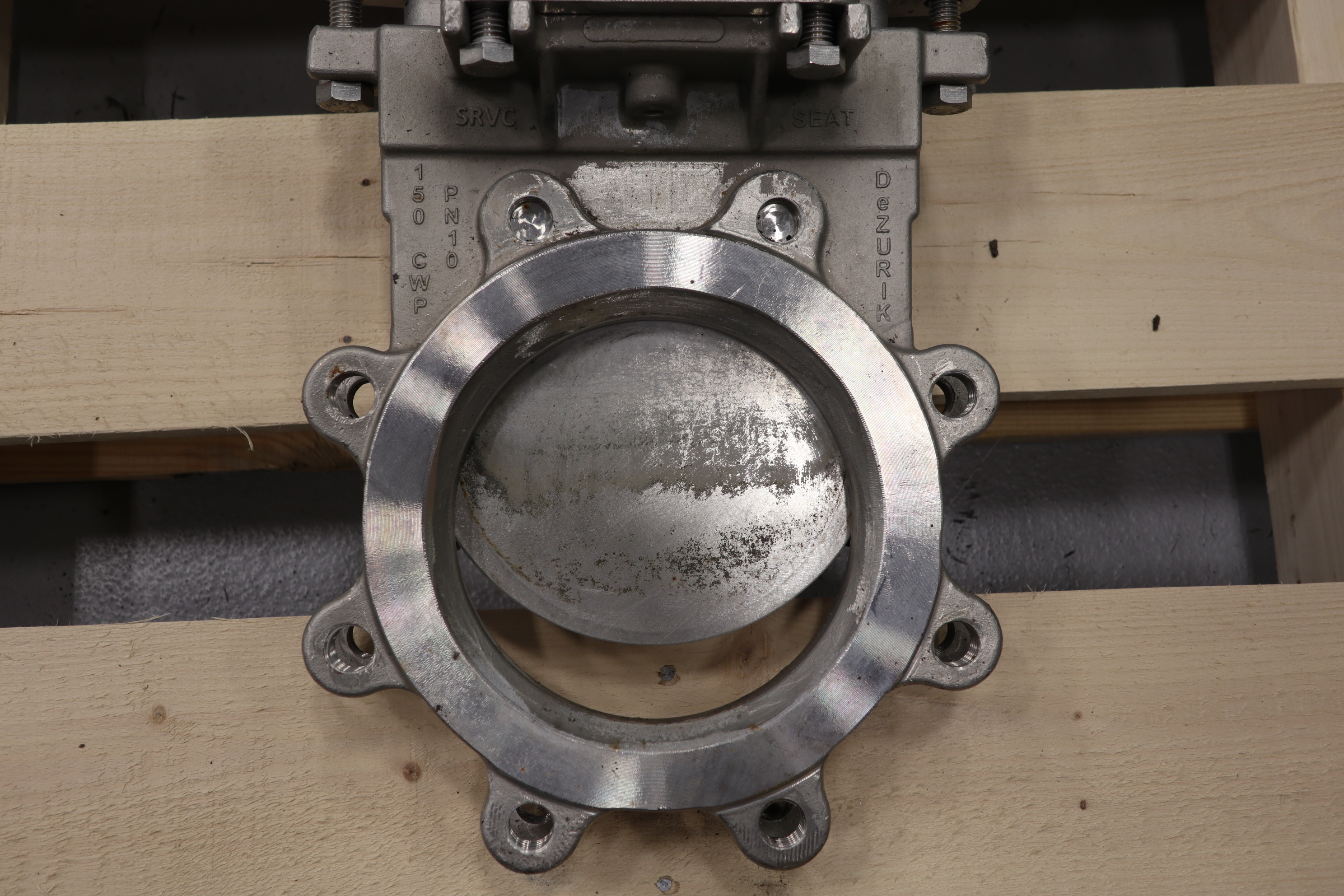 Used Dezurik 6" Hand Operated Knife Gate Valve #47698