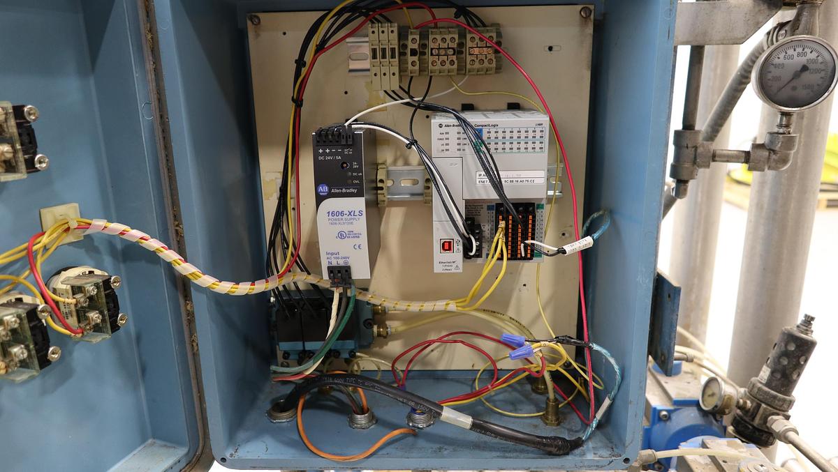 Used Kadant AES D-21080 3-Bank Canister Filter #46840