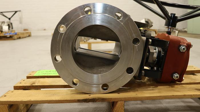 Unused Durco 6" Hand Operated Plug Valve #45851