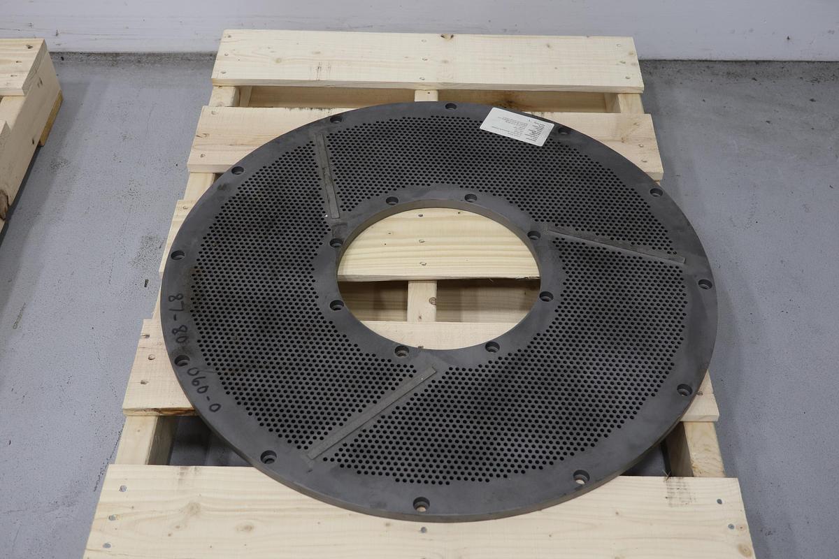 Unused Black Clawson 75-25 Float Purger Extraction Plate #47700