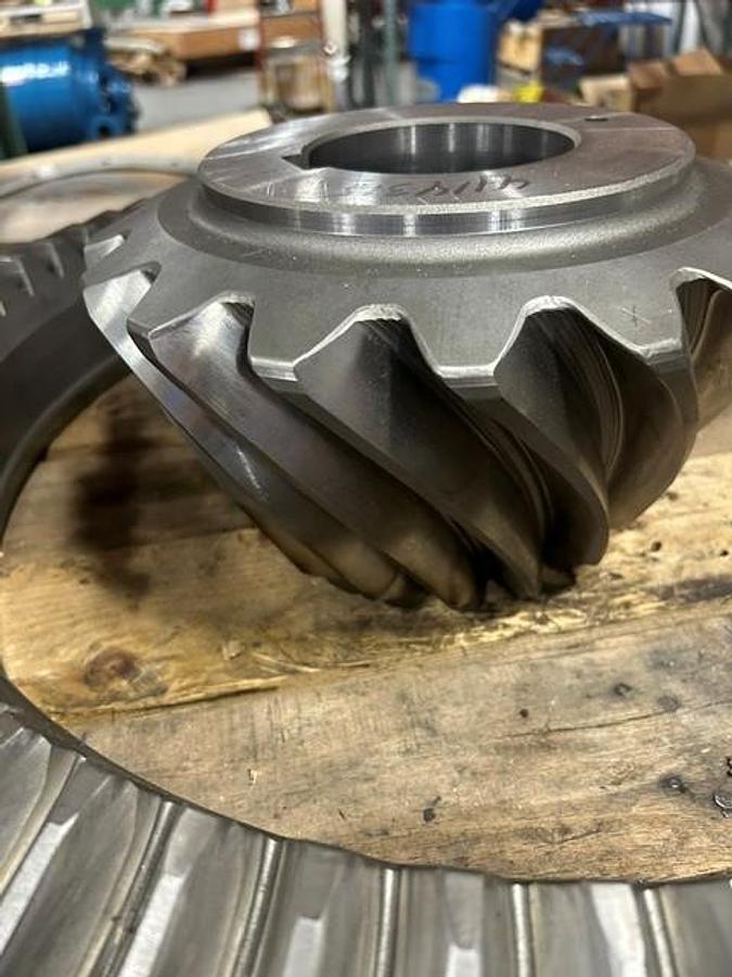 Used Used Hypoid Gear Set For #2 Hydrapulper Drive, 3.53 to 1 Ratio #40806