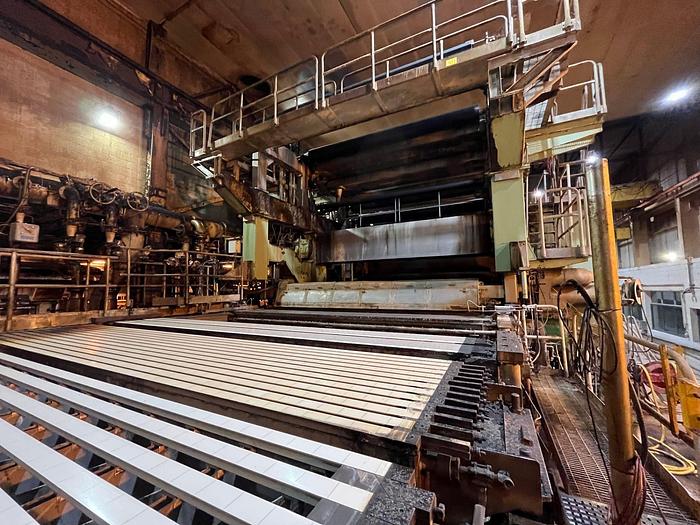 Used BLACK CLAWSON PAPER MACHINE, 195" WIRE FOURDRINIER, 9PT CORRUGATED MEDIUM, STANDING IN THE AISLE #46304