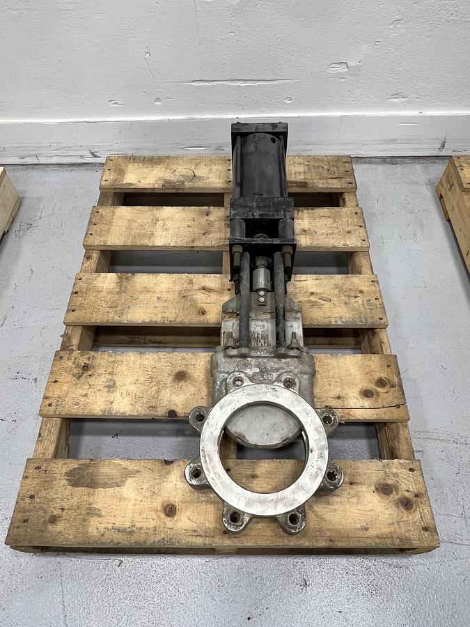 Used Nakamura 6" Air Operated Knife Gate Valve #47369