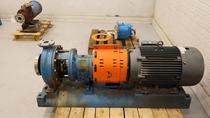 Used GOULDS 3196MTX 1.5x3x10 Pump With Base And Motor #46239