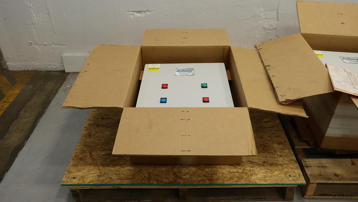 Unused CVN Vooner General Morgan GSD1-30-176-A (SRA 2000) Shower Oscillator Control Unit #47022