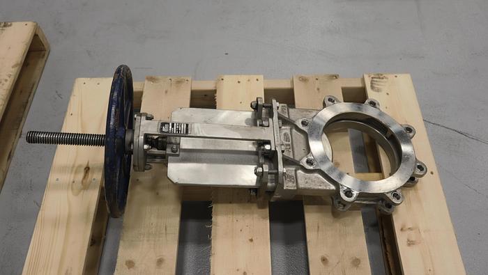 Used Flow Control 8" Hand Operated Knife Gate Valve #45917