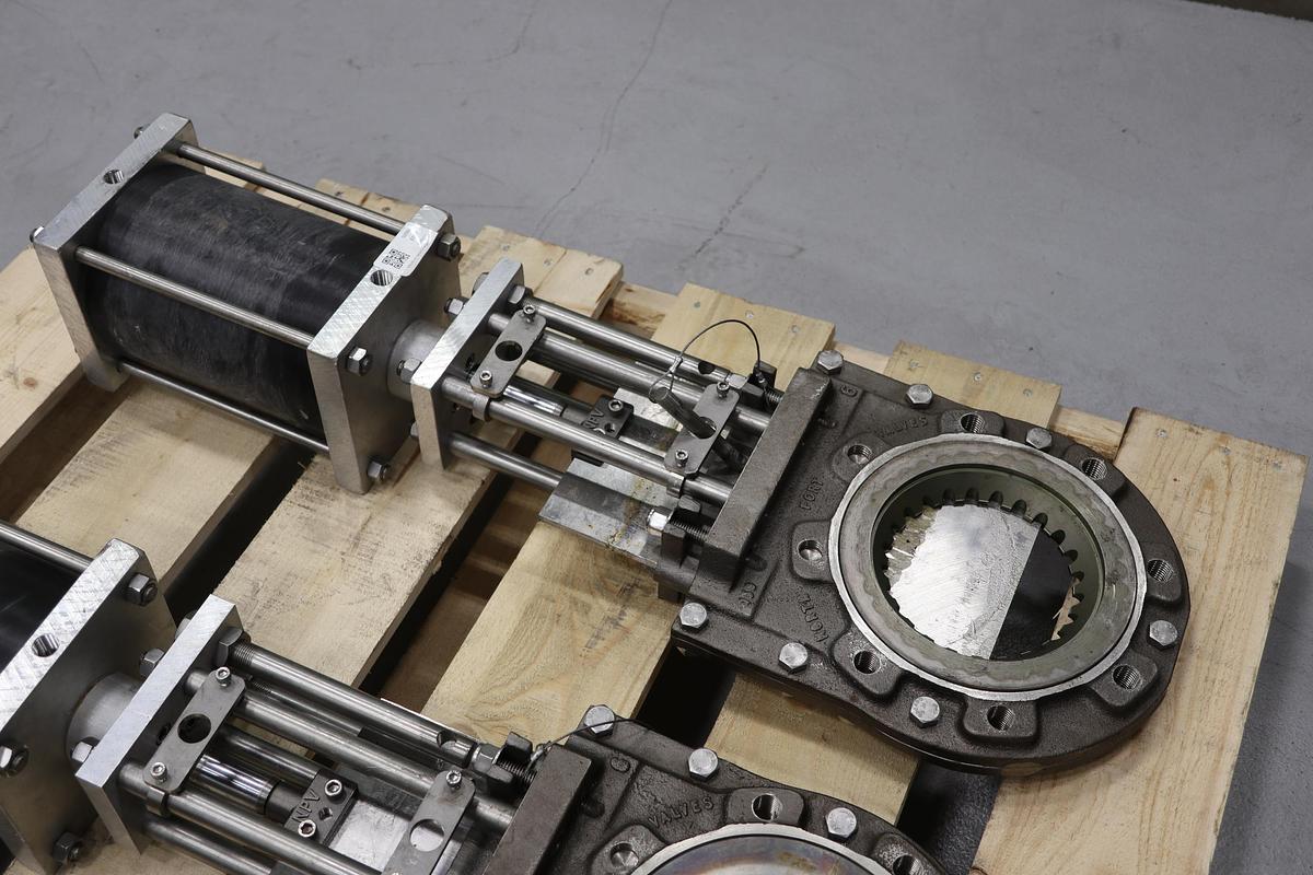 Unused North Port Valve 6" Air Operated Knife Gate Valve #47312