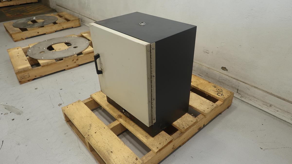 Used Lab-Line Instruments Inc. 3511 Lab Oven #46700