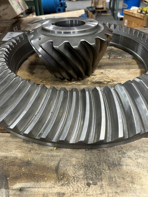 Used Used Hypoid Gear Set For #2 Hydrapulper Drive, 3.53 to 1 Ratio #40806