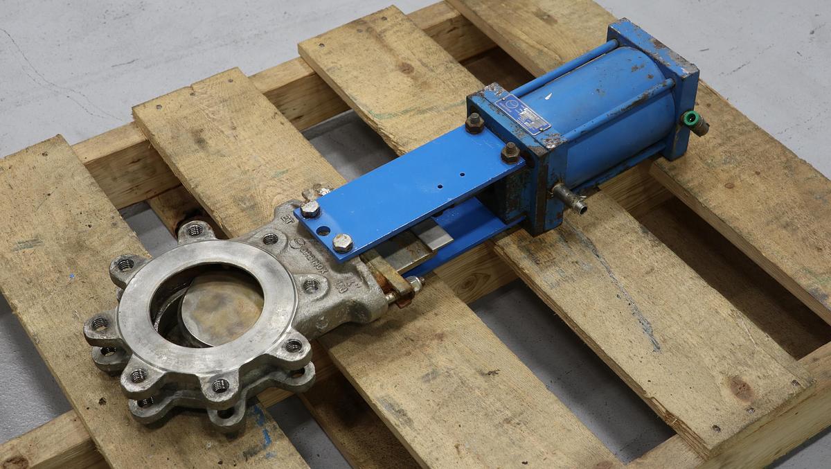 Unused Orbinox 4" PAHE4NA0-5 Air Operated Knife Gate Valve #46799