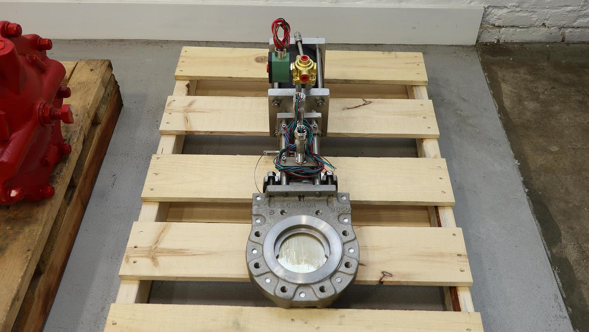 Unused North Port Valve 4" Air Operated Knife Gate Valve #47096