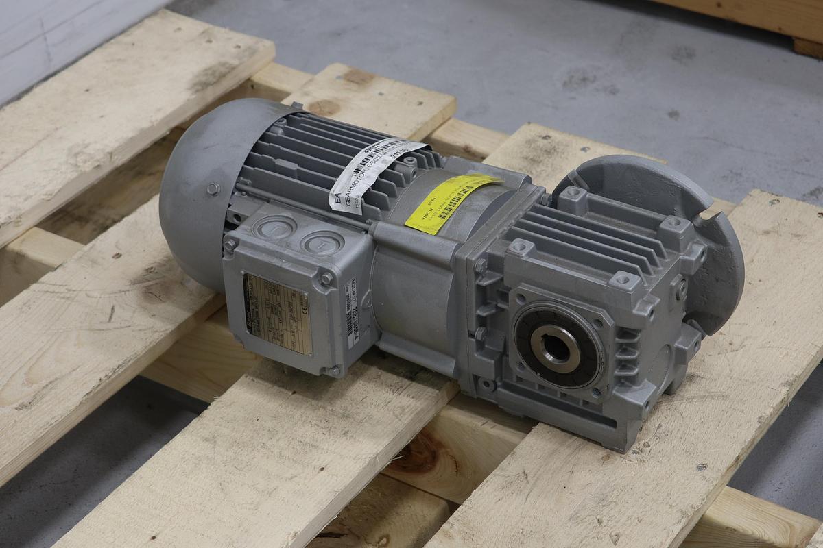 Unused Bauer BS06-44V/D08MA4W/C1-SP Refiner Set-Up A/C Motor #47661