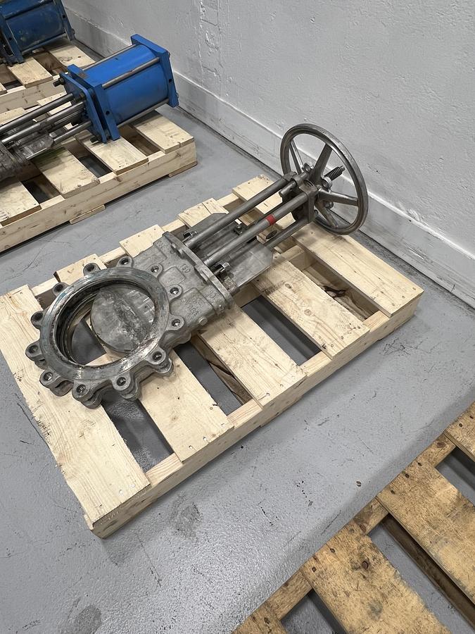 Used North Port Valve 10" Hand Operated Knife Gate Valve #47368