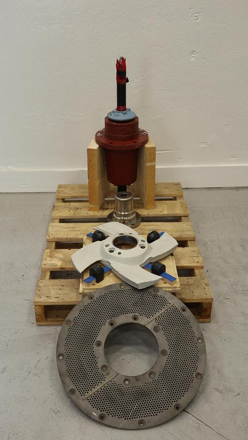 Unused Kadant/Black Clawson 40-18 Float Purger, Rotating Assembly, Extraction Plate, Rotor, & Hub #47039