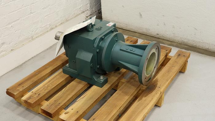 Unused Quantis HB882LN250TC Gear Drive #45452