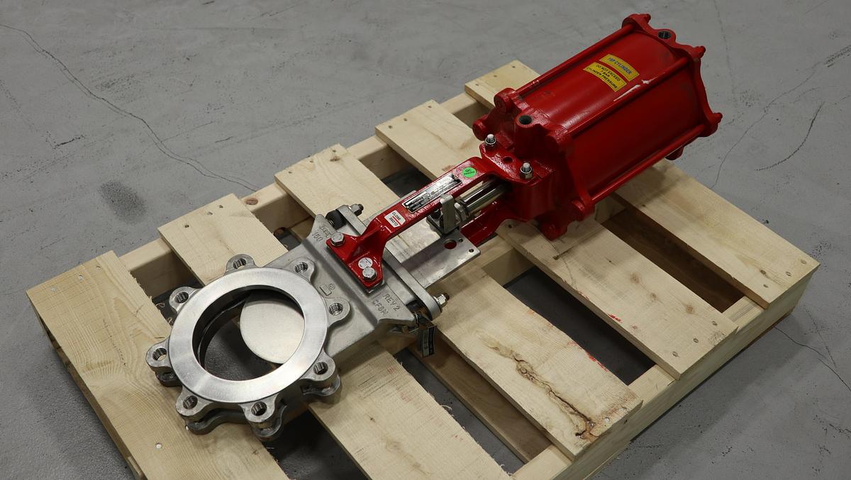 Unused Bray 6" Air Operated Knife Gate Valve #47181