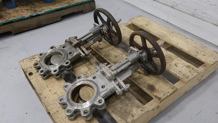 Used Hilton 202-SCV-ST3 4" Hand Operated V-Port Knife Gate Valve #45698