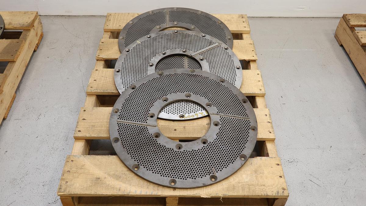 Used Kadant Black Clawson 40-18 Float Purger Extraction Plates #47020