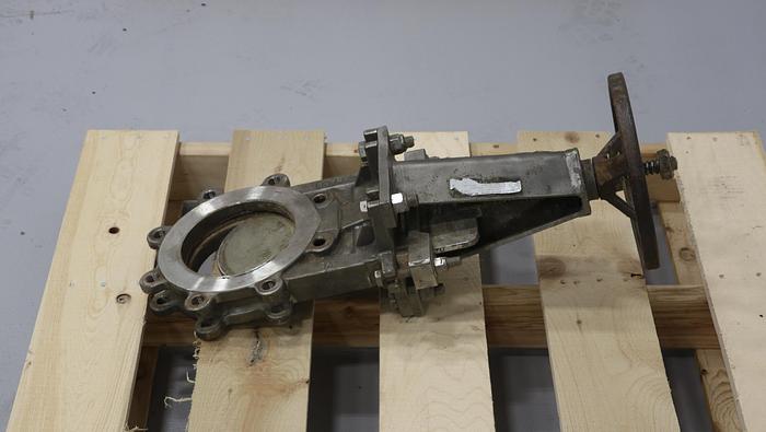 Used Fabri-Valve 6” Hand Operated Knife Gate Valve #45767