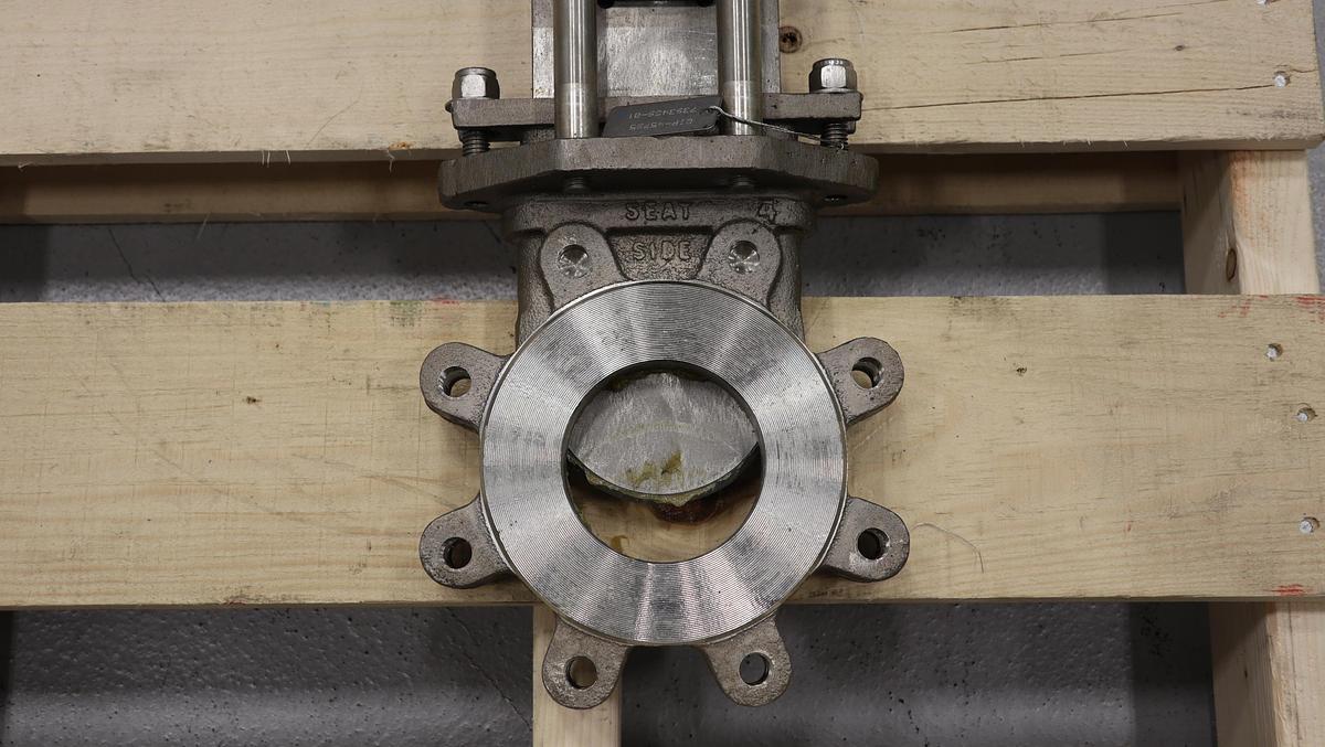 Unused North Port Valves 4" Air Operated Knife Gate Valve #47267