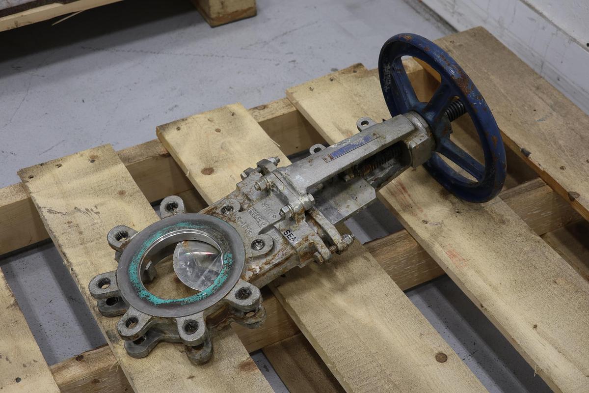 Unused FNW 65BM 4" Hand Operated Knife Gate Valve #47664