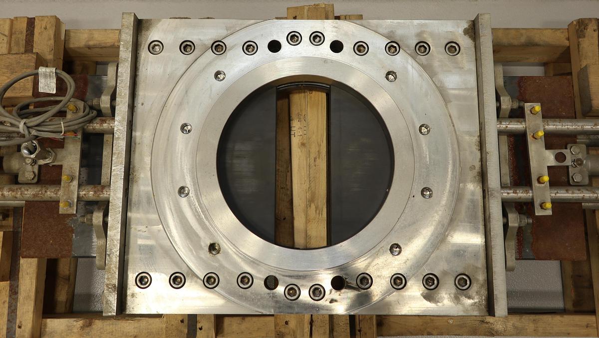 Unused 12" Air Operated Duel Actuator Thru-Gate Valve #46536