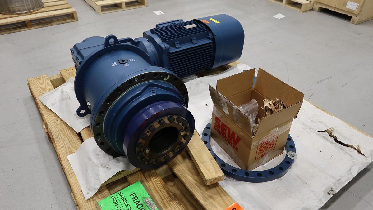 Used Sew-Eurodrive PHF022/T KF97DRN180M4 Gear Drive #47192