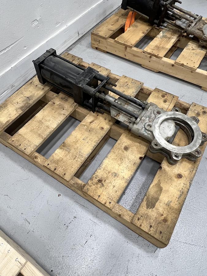 Used Nakamura 6" Air Operated Knife Gate Valve #47369