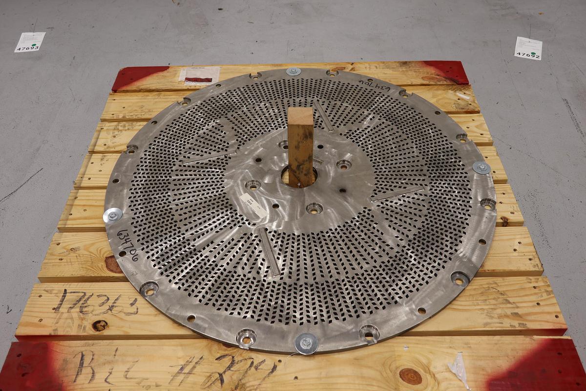 Unused Black Clawson HP42 Hydrapurge Extraction Plate #47696